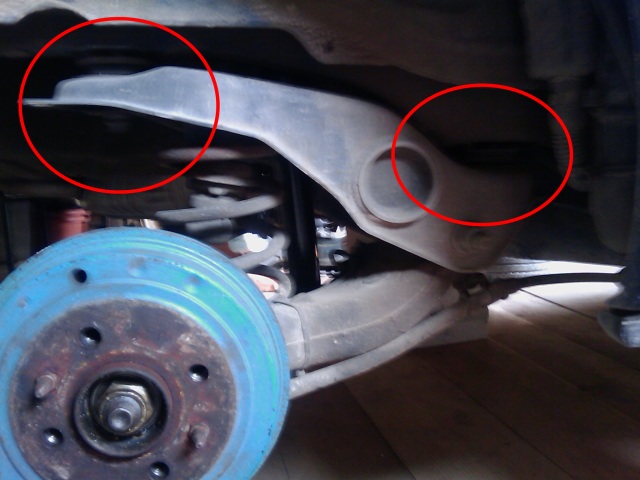 Povolíme zadnú nápravu asi 2 cm na všetkých štyroch silentblokoch